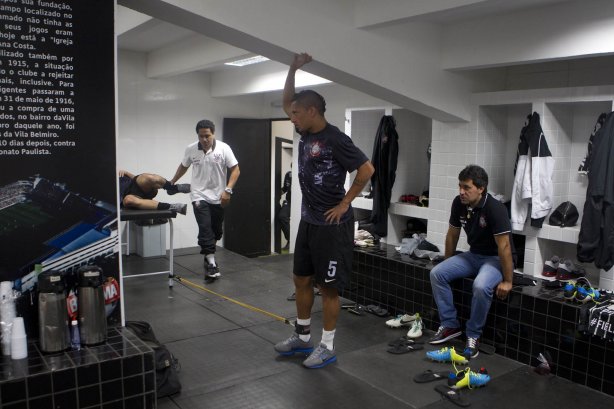 Durante a partida entre Santos x Corinthians, realizada esta noite no estádio da Vila Belmiro, válida pela 12ª rodada do Campeonato Brasileiro de 2013
