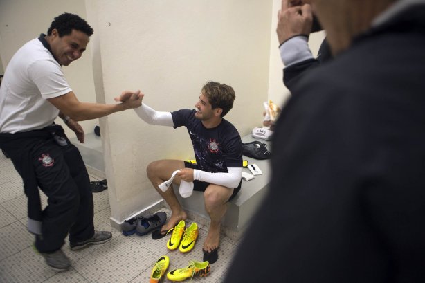 Nos vestiários antes da partida entre Corinthians x Luverdense Esporte Clube/MT, realizada esta noite no estádio do Pacaembu, válida pelas oitavas de final, jogo da volta da Copa do Brasil 2013