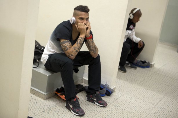 Nos vestiários antes da partida entre Corinthians x Luverdense Esporte Clube/MT, realizada esta noite no estádio do Pacaembu, válida pelas oitavas de final, jogo da volta da Copa do Brasil 2013
