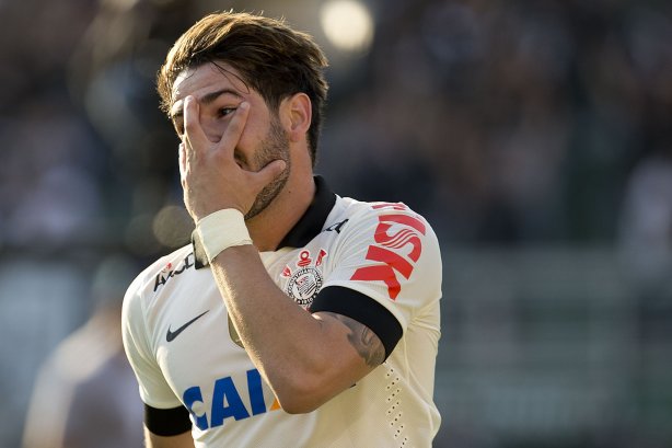 Nos vestiários antes da partida entre Corinthians x Flamengo, realizada esta tarde no estádio do Pacaembu, 17ª rodada do Campeonato Brasileiro de 2013