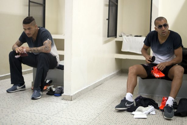 Nos vestiários antes da partida entre Corinthians x Flamengo, realizada esta tarde no estádio do Pacaembu, 17ª rodada do Campeonato Brasileiro de 2013