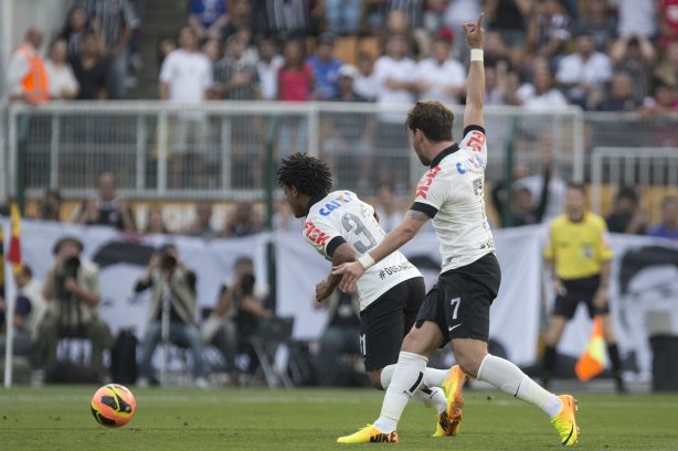 Nos vestiários antes da partida entre Corinthians x Flamengo, realizada esta tarde no estádio do Pacaembu, 17ª rodada do Campeonato Brasileiro de 2013