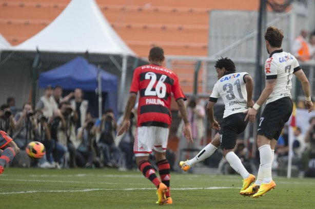 Nos vestiários antes da partida entre Corinthians x Flamengo, realizada esta tarde no estádio do Pacaembu, 17ª rodada do Campeonato Brasileiro de 2013