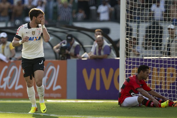 Nos vestiários antes da partida entre Corinthians x Flamengo, realizada esta tarde no estádio do Pacaembu, 17ª rodada do Campeonato Brasileiro de 2013