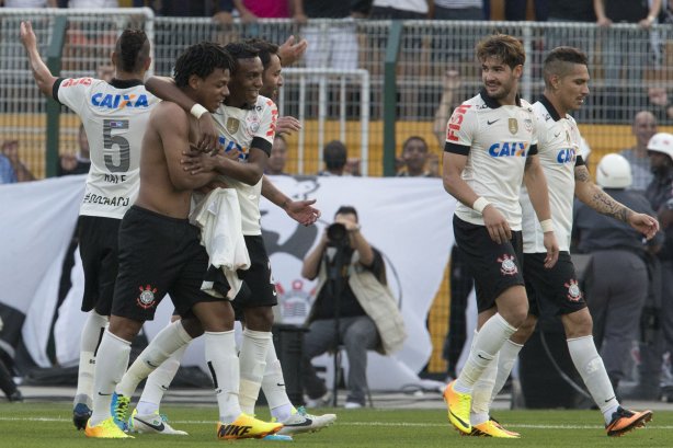 Nos vestiários antes da partida entre Corinthians x Flamengo, realizada esta tarde no estádio do Pacaembu, 17ª rodada do Campeonato Brasileiro de 2013