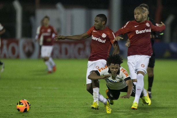Durante a partida entre Internacional/RS x Corinthians, realizada esta noite no estádio do Vale, em Novo Hamburgo/RS, válida pela 18ª rodada do Campeonato Brasileiro de 2013