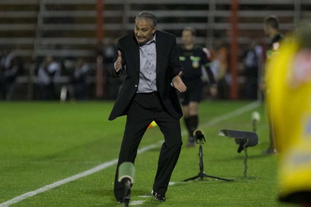 Durante a partida entre Internacional/RS x Corinthians, realizada esta noite no estádio do Vale, em Novo Hamburgo/RS, válida pela 18ª rodada do Campeonato Brasileiro de 2013