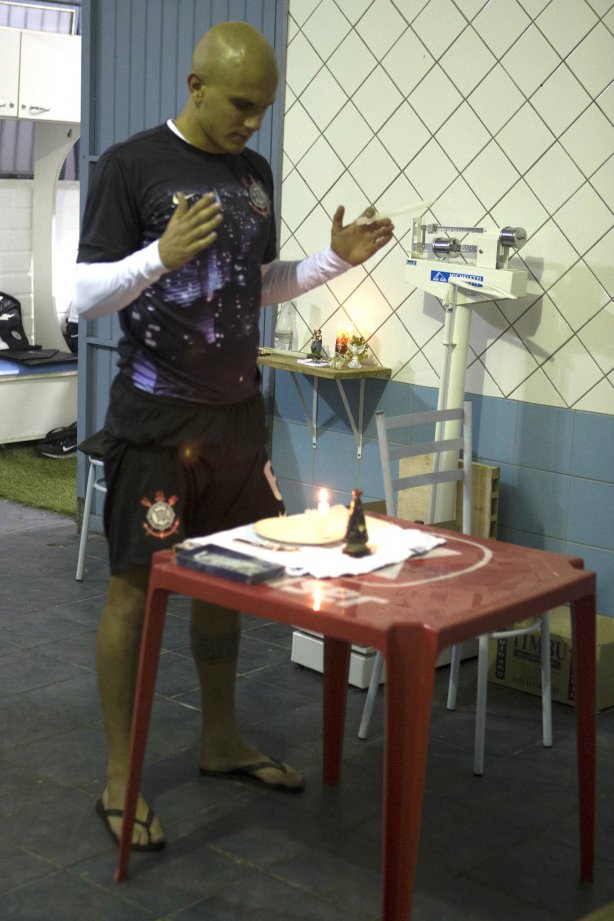 Nos vestiários antes da partida entre Internacional/RS x Corinthians, realizada esta noite no estádio do Vale, em Novo Hamburgo/RS, válida pela 18ª rodada do Campeonato Brasileiro de 2013