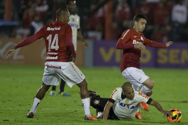 Durante a partida entre Internacional/RS x Corinthians, realizada esta noite no estádio do Vale, em Novo Hamburgo/RS, válida pela 18ª rodada do Campeonato Brasileiro de 2013