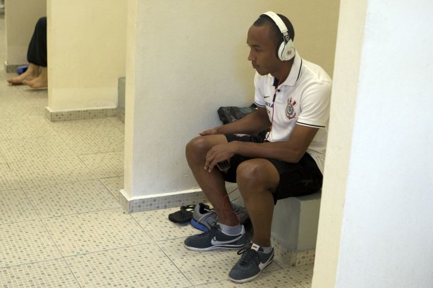 Nos vestiários antes da partida entre Corinthians x Nautico/PE, realizada esta tarde no estádio do Pacaembu, válida pela 19ª rodada do Campeonato Brasileiro de 2013