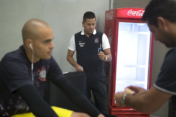 Nos vestiários antes da partida entre Corinthians x Nautico/PE, realizada esta tarde no estádio do Pacaembu, válida pela 19ª rodada do Campeonato Brasileiro de 2013