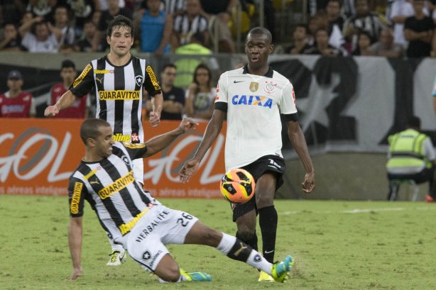 Durante a partida entre Botafogo x Corinthians, realizada esta noite no estádio do Maracanã, válida pela 20ª rodada do Campeonato Brasileiro de 2013