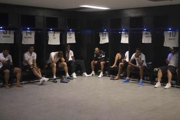 Nos vestiários antes da partida entre Botafogo x Corinthians, realizada esta noite no estádio do Maracanã, válida pela 20ª rodada do Campeonato Brasileiro de 2013