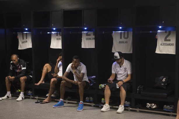 Nos vestiários antes da partida entre Botafogo x Corinthians, realizada esta noite no estádio do Maracanã, válida pela 20ª rodada do Campeonato Brasileiro de 2013