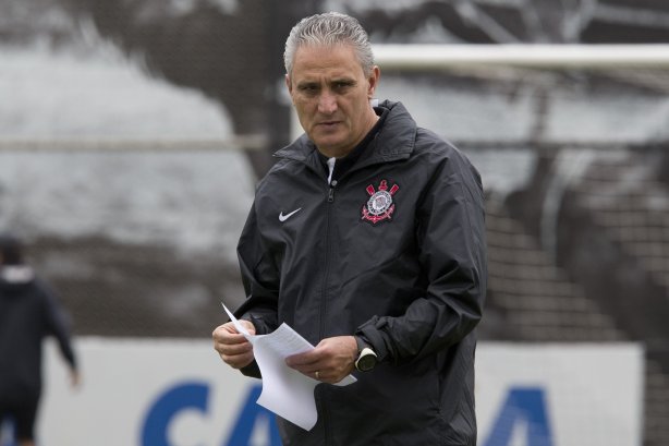 Durante o treino desta manhã no CT Joaquim Grava, no Parque Ecológico do Tiete. O próximo jogo da equipe será amanhã, domingo, dia 06/10, contra o Atlético-MG, no estádio Independência, válido pela 26ª rodada do Campeonato Brasileiro de 2013