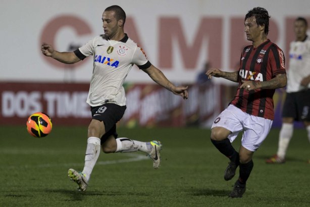 Durante a partida entre Corinthians x Atlético-PR, realizada esta noite no estádio Estádio Romildo Vitor Gomes Ferreira, em Mogi Mirim, válida pela 27ª rodada do Campeonato Brasileiro de 2013