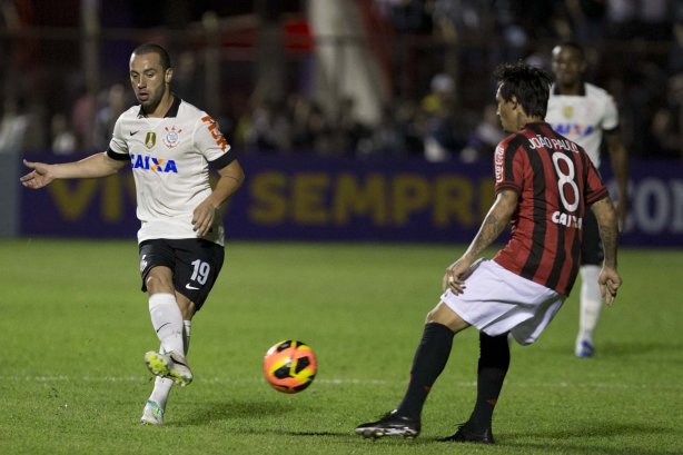 Durante a partida entre Corinthians x Atlético-PR, realizada esta noite no estádio Estádio Romildo Vitor Gomes Ferreira, em Mogi Mirim, válida pela 27ª rodada do Campeonato Brasileiro de 2013