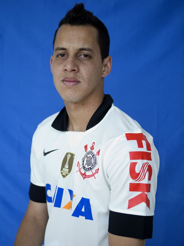 Durante o treino desta tarde no CT Joaquim Grava, no Parque Ecológico do Tiete. O próximo jogo da equipe será domingo, dia 13/10, contra o São Paulo, no estádio do Morumbi, válido pela 28ª rodada do Campeonato Brasileiro de 2013