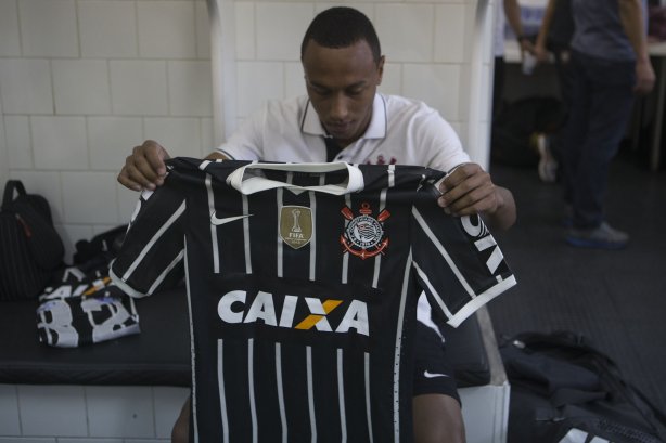Nos vestiários antes da partida entre São Paulo x Corinthians, realizada esta tarde no estádio do Morumbi, válida pela 28ª rodada do Campeonato Brasileiro de 2013