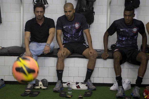 Nos vestiários antes da partida entre São Paulo x Corinthians, realizada esta tarde no estádio do Morumbi, válida pela 28ª rodada do Campeonato Brasileiro de 2013