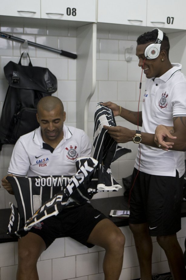 Nos vestiários antes da partida entre São Paulo x Corinthians, realizada esta tarde no estádio do Morumbi, válida pela 28ª rodada do Campeonato Brasileiro de 2013