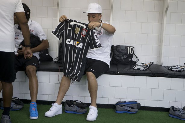Nos vestiários antes da partida entre São Paulo x Corinthians, realizada esta tarde no estádio do Morumbi, válida pela 28ª rodada do Campeonato Brasileiro de 2013