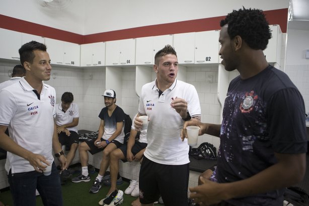Nos vestiários antes da partida entre São Paulo x Corinthians, realizada esta tarde no estádio do Morumbi, válida pela 28ª rodada do Campeonato Brasileiro de 2013