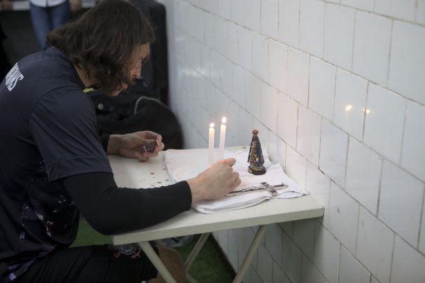 Nos vestiários antes da partida entre São Paulo x Corinthians, realizada esta tarde no estádio do Morumbi, válida pela 28ª rodada do Campeonato Brasileiro de 2013