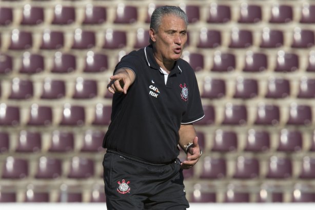 Durante o treino desta tarde no estádio da Fonte Luminosa em Araraquara. O próximo jogo da equipe será amanhã, domingo, dia 10/11, contra o Fluminense, no mesmo estádio, válido pela 33ª rodada do Campeonato Brasileiro de 2013