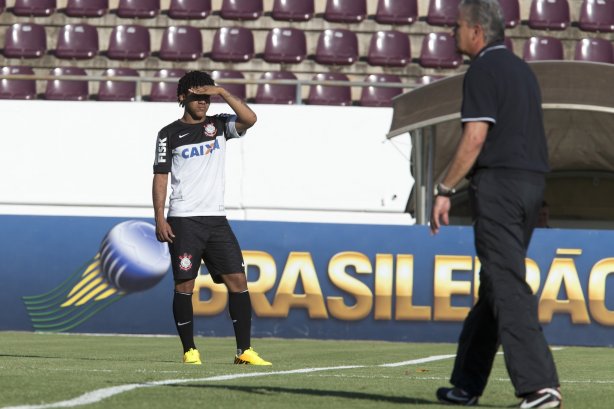Durante o treino desta tarde no estádio da Fonte Luminosa em Araraquara. O próximo jogo da equipe será amanhã, domingo, dia 10/11, contra o Fluminense, no mesmo estádio, válido pela 33ª rodada do Campeonato Brasileiro de 2013
