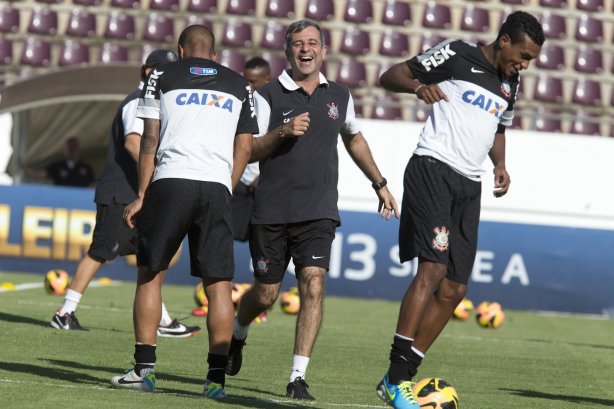 Durante o treino desta tarde no estádio da Fonte Luminosa em Araraquara. O próximo jogo da equipe será amanhã, domingo, dia 10/11, contra o Fluminense, no mesmo estádio, válido pela 33ª rodada do Campeonato Brasileiro de 2013