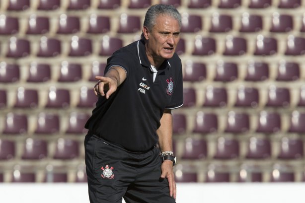 Durante o treino desta tarde no estádio da Fonte Luminosa em Araraquara. O próximo jogo da equipe será amanhã, domingo, dia 10/11, contra o Fluminense, no mesmo estádio, válido pela 33ª rodada do Campeonato Brasileiro de 2013