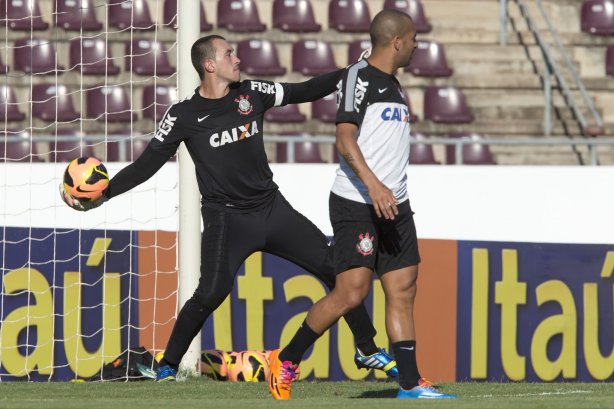 Durante o treino desta tarde no estádio da Fonte Luminosa em Araraquara. O próximo jogo da equipe será amanhã, domingo, dia 10/11, contra o Fluminense, no mesmo estádio, válido pela 33ª rodada do Campeonato Brasileiro de 2013