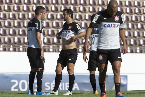 Durante o treino desta tarde no estádio da Fonte Luminosa em Araraquara. O próximo jogo da equipe será amanhã, domingo, dia 10/11, contra o Fluminense, no mesmo estádio, válido pela 33ª rodada do Campeonato Brasileiro de 2013