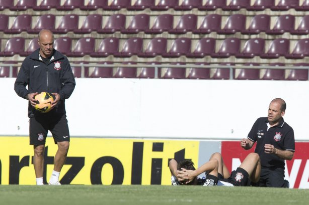 Durante o treino desta tarde no estádio da Fonte Luminosa em Araraquara. O próximo jogo da equipe será amanhã, domingo, dia 10/11, contra o Fluminense, no mesmo estádio, válido pela 33ª rodada do Campeonato Brasileiro de 2013