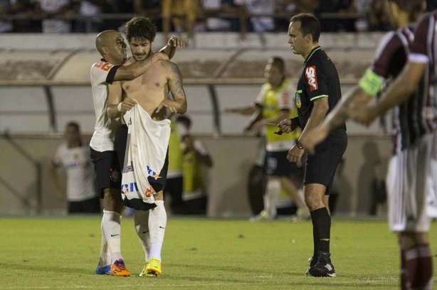 Durante a partida entre Corinthians x Fluminense, realizada esta noite no estádio da Fonte Luminosa, em Araraquara, válido pela 33ª rodada do Campeonato Brasileiro de 2013