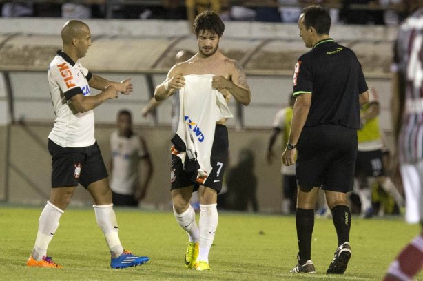 Durante a partida entre Corinthians x Fluminense, realizada esta noite no estádio da Fonte Luminosa, em Araraquara, válido pela 33ª rodada do Campeonato Brasileiro de 2013