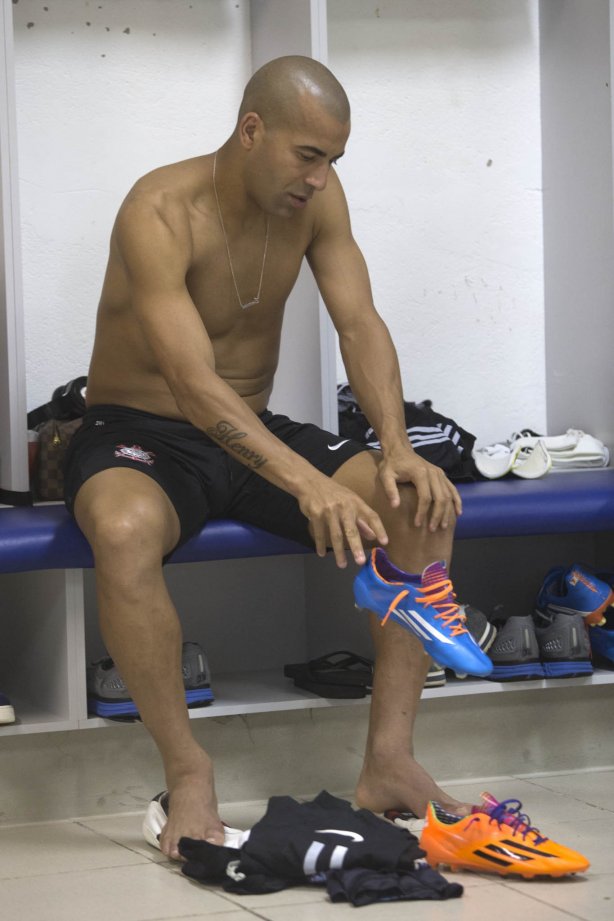 Nos vestiários antes da partida entre Corinthians x Fluminense, realizada esta noite no estádio da Fonte Luminosa, em Araraquara, válido pela 33ª rodada do Campeonato Brasileiro de 2013