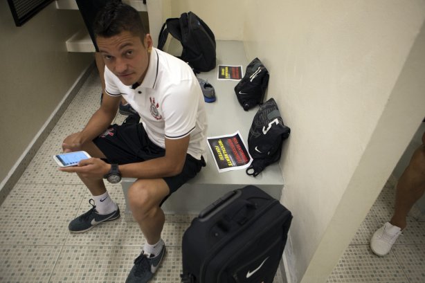 Nos vestiários antes da partida entre Corinthians x Vasco da Gama, realizada esta tarde no estádio do Pacaembu, válida pela 35ª rodada do Campeonato Brasileiro de 2013