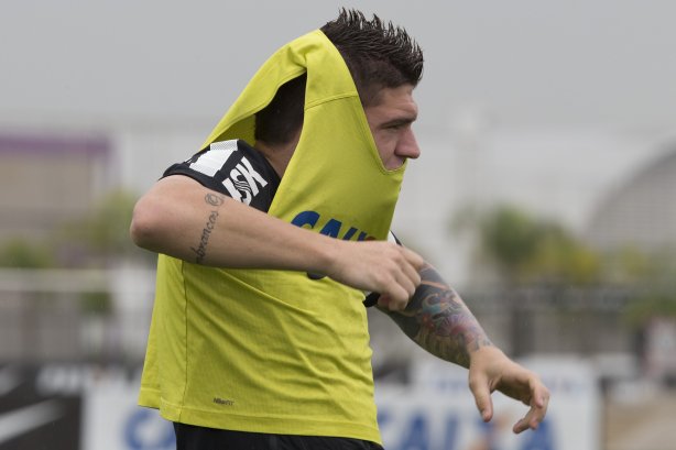 Durante o treino desta tarde no CT Joaquim Grava, no Parque Ecológico do Tiete. O próximo jogo da equipe será domingo, dia 24/11, contra o Flamengo, no estádio do Maracanã, válido pela 36ª rodada do Campeonato Brasileiro de 2013