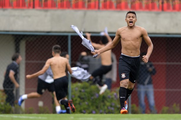 Corinthians campeao. Final do Campeonato Paulista sub 15. 23 de Novembro de 2013, Cotia, São Paulo, Brasil