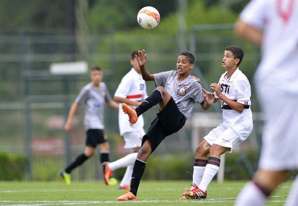 SPFC x Corinthians. Final do Campeonato Paulista sub 15. 23 de Novembro de 2013, Cotia, São Paulo, Brasil