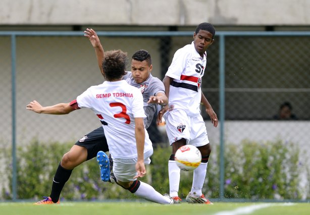 SPFC x Corinthians. Final do Campeonato Paulista sub 15. 23 de Novembro de 2013, Cotia, São Paulo, Brasil