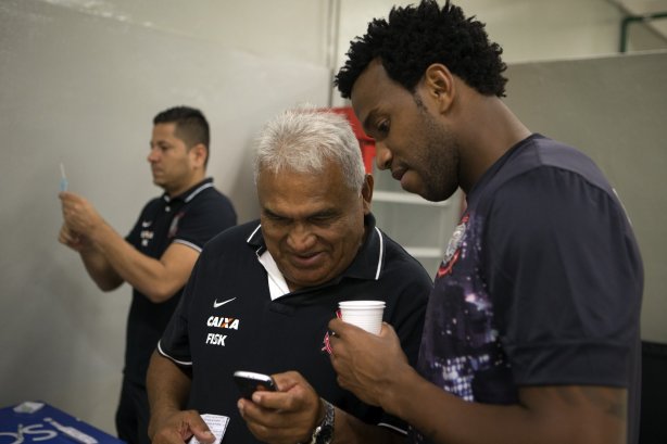 Nos vestiários antes da partida entre Corinthians x Internacional/RS, realizada esta noite no estádio do Pacaembu, válida pela 37ª rodada do Campeonato Brasileiro de 2013