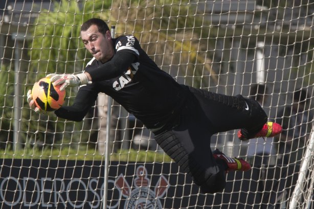Durante o treino desta tarde no CT Joaquim Grava, no Parque Ecológico do Tiete. O próximo jogo da equipe será sábado, dia 07/12, contra o Nautico/PE, na Arena Pernambuco, válido pela 38ª rodada do Campeonato Brasileiro de 2013