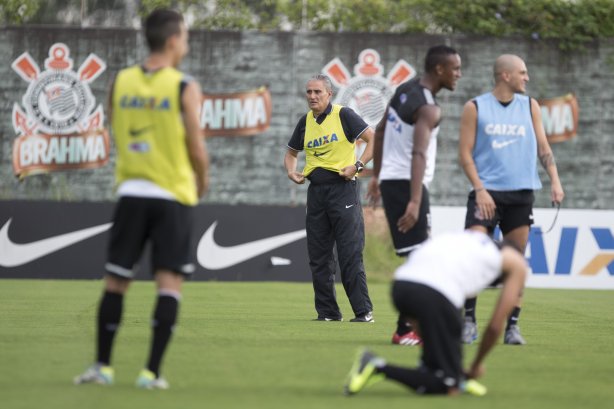 Durante o treino desta tarde no CT Joaquim Grava, no Parque Ecológico do Tiete. O próximo jogo da equipe será sábado, dia 07/12, contra o Nautico/PE, na Arena Pernambuco, válido pela 38ª rodada do Campeonato Brasileiro de 2013