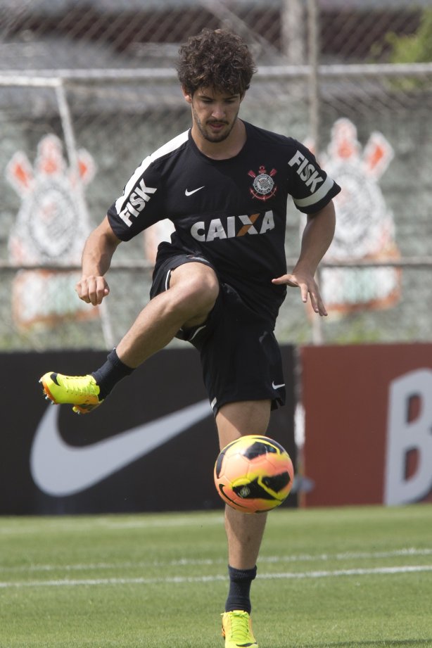 Durante o treino desta manhã no CT Joaquim Grava, no Parque Ecológico do Tiete. O próximo jogo da equipe será amanhã, sábado, dia 07/12, contra o Nautico/PE, na Arena Pernambuco, válido pela 38ª rodada do Campeonato Brasileiro de 2013