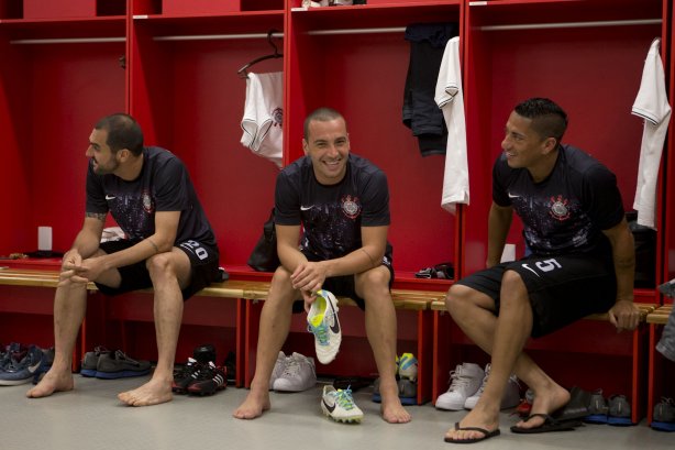 Nos vestiários antes da partida entre Nautico/PE x Corinthians, realizada esta noite na Arena Pernambuco, válida pela 38ª rodada do Campeonato Brasileiro de 2013
