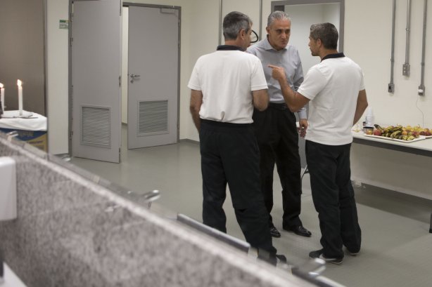 Nos vestiários antes da partida entre Nautico/PE x Corinthians, realizada esta noite na Arena Pernambuco, válida pela 38ª rodada do Campeonato Brasileiro de 2013