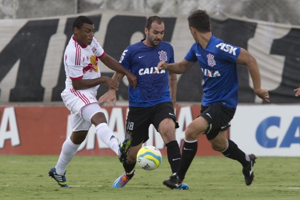 Durante o jogo treino contra o Red Bull esta tarde no CT Joaquim Grava, zona leste de São Paulo. O próximo jogo da equipe será dia 19/01, contra a Portuguesa, no estádio do Caninde, jogo válido pela primeira rodada do Campeonato Paulista 2014